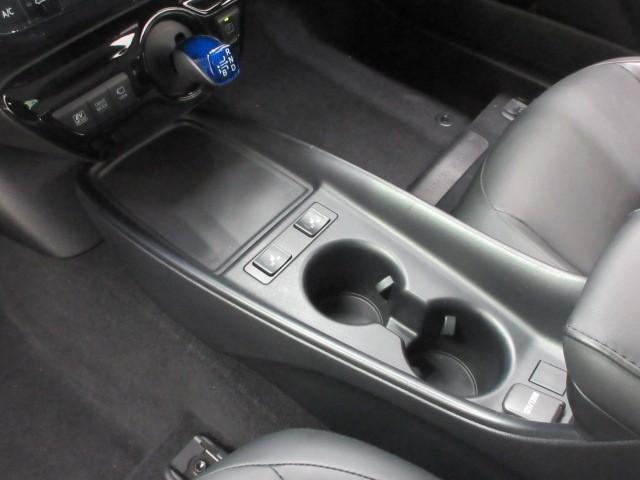 プリウス Ｓツーリングセレクション　フルセグ　メモリーナビ　ＤＶＤ再生　バックカメラ　衝突被害軽減システム　ＥＴＣ　ドラレコ　ＬＥＤヘッドランプ（27枚目）