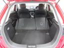 少し段差ができますが、後席の背もたれを倒すと大きな荷物を積む事ができます。