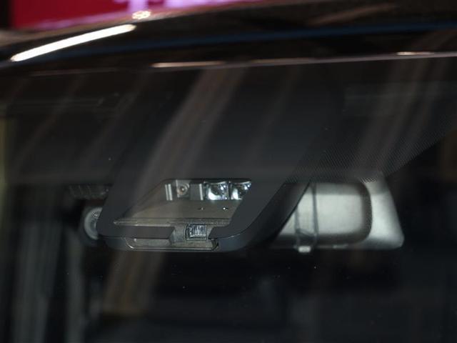 ヴォクシー ハイブリッドＺＳ　煌ＩＩＩ　フルセグ　メモリーナビ　ＤＶＤ再生　後席モニター　バックカメラ　衝突被害軽減システム　ＥＴＣ　両側電動スライド　ＬＥＤヘッドランプ　乗車定員７人　３列シート　ワンオーナー（6枚目）