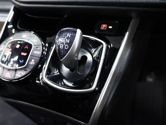 ヴォクシー ハイブリッドＺＳ　煌ＩＩＩ　フルセグ　メモリーナビ　ＤＶＤ再生　後席モニター　バックカメラ　衝突被害軽減システム　ＥＴＣ　両側電動スライド　ＬＥＤヘッドランプ　乗車定員７人　３列シート　ワンオーナー（17枚目）