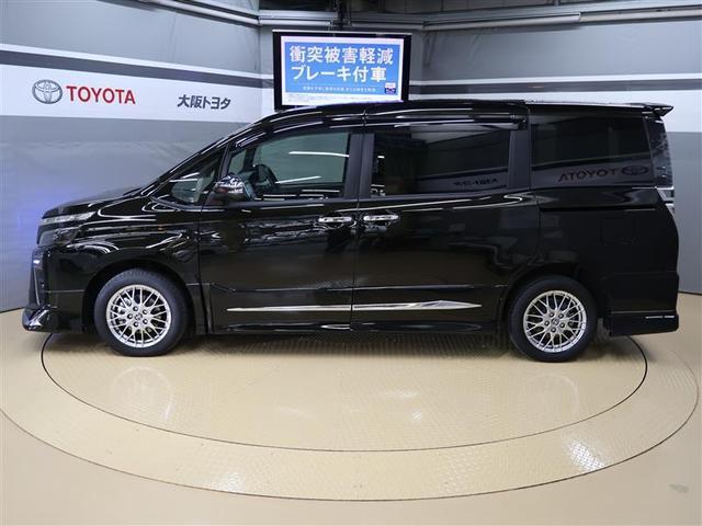 ヴォクシー ハイブリッドＺＳ　煌ＩＩＩ　フルセグ　メモリーナビ　ＤＶＤ再生　後席モニター　バックカメラ　衝突被害軽減システム　ＥＴＣ　両側電動スライド　ＬＥＤヘッドランプ　乗車定員７人　３列シート　ワンオーナー　フルエアロ（4枚目）