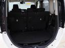 後席の後ろにも荷室スペースを十分に確保されています。