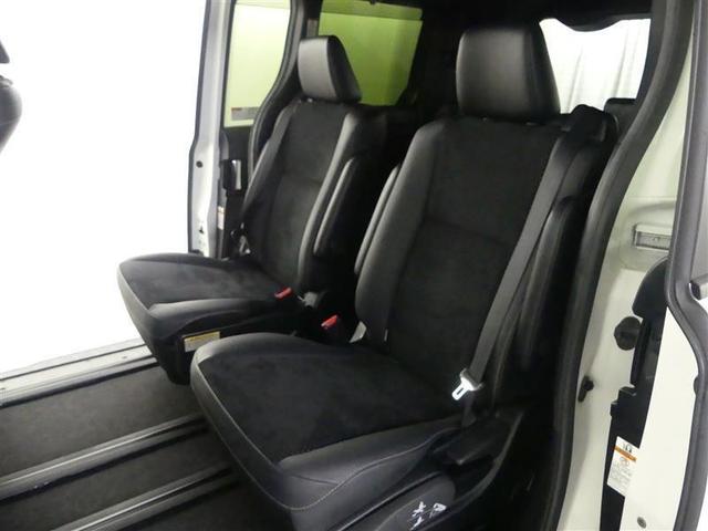 ヴォクシー ハイブリッドZS 煌III フルセグ メモリーナビ DVD再生 バックカメラ 衝突被害軽減システム ETC 両側電動スライド LEDヘッドランプ 乗車定員7人 3列シート ワンオーナー フルエアロ(12枚目)