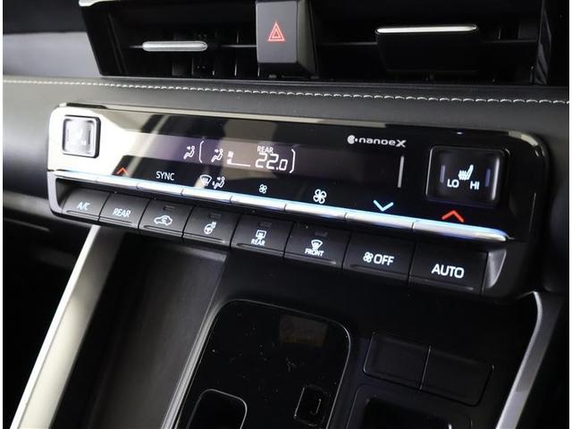 左右独立温度コントロールフルオートエアコンです。運転席、助手席それぞれで独立して温度設定ができます。冷え性の方が乗っても安心ですね♪