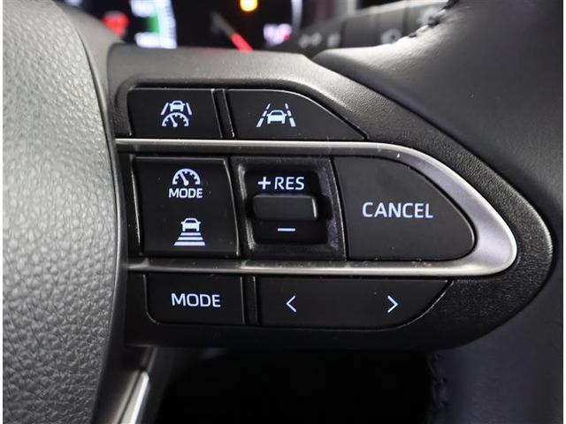 レーダークルーズコントロール（全車速追従機能付）付きです。車速に応じて追従支援してくれるので、ロングドライブも快適です。詳細は販売店スタッフまでおたずねください。