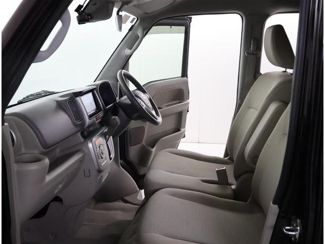 高いホールド性で運転姿勢が安定します。長距離ドライブでも疲れにくいのが魅力です。快適なドライビングライフをお送りください♪