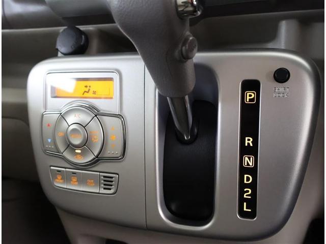 親しみやすいシフトです。　坂道や信号の多い日本では操作が簡単でいいです。　シフトチェンジしやすい所に配置されているので操作し易いですよ。