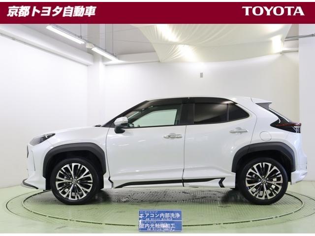 ヤリスクロス ハイブリッドＺ　インテリジェントキー　アルミホイル　ＬＥＤライト　リアカメラ　クルーズコントロール　整備記録簿　横滑り防止システム　ＴＶ　電動シ－ト　パワステ　オートエアコン　キーフリー　イモビライザ　ＥＴＣ付き（2枚目）