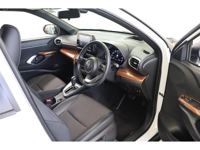 ヤリスクロス ハイブリッドＺ　インテリジェントキー　アルミホイル　ＬＥＤライト　リアカメラ　クルーズコントロール　整備記録簿　横滑り防止システム　ＴＶ　電動シ－ト　パワステ　オートエアコン　キーフリー　イモビライザ　ＥＴＣ付き（9枚目）