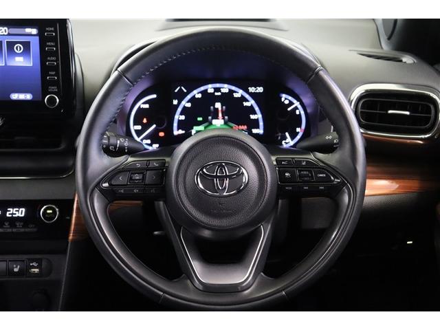 ヤリスクロス ハイブリッドＺ　インテリジェントキー　アルミホイル　ＬＥＤライト　リアカメラ　クルーズコントロール　整備記録簿　横滑り防止システム　ＴＶ　電動シ－ト　パワステ　オートエアコン　キーフリー　イモビライザ　ＥＴＣ付き（22枚目）