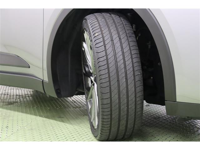 クラウンクロスオーバー Ｇアドバンスド・レザーパッケージ　ＴＳＳ　レザー　フルセグＴＶ　パワーシート　ＬＥＤヘッドライト　クルーズコントロール　Ｂカメラ　ドライブレコーダ　オートエアコン　アルミホイル　ＥＴＣ付　横滑り防止装置　４ＷＤ　ＴＶ　盗難防止装置（12枚目）