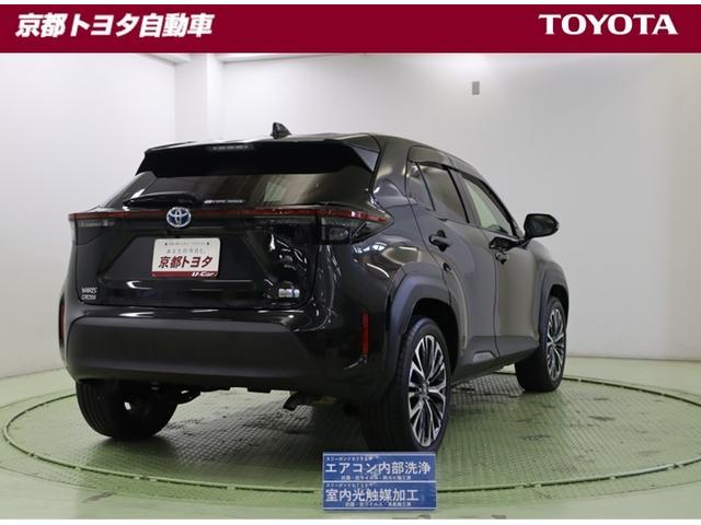 ヤリスクロス ハイブリッドＺ　ドライブレコーダ　インテリジェントキー　アルミホイル　ＬＥＤライト　リアカメラ　クルーズコントロール　整備記録簿　横滑り防止システム　ナビＴＶ　メモリーナビゲーション　電動シ－ト　パワステ　キーフリー（3枚目）