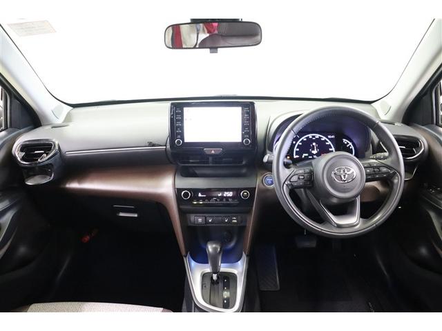 ヤリスクロス ハイブリッドＺ　ドライブレコーダ　インテリジェントキー　アルミホイル　ＬＥＤライト　リアカメラ　クルーズコントロール　整備記録簿　横滑り防止システム　ナビＴＶ　メモリーナビゲーション　電動シ－ト　パワステ　キーフリー（4枚目）