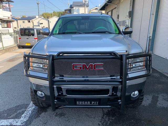 輸入車その他 ｇｍｃシエラ ４ｗｄ ｖ８ ５ ４ｌ リフトアップ オーバーフェンダー グリルガード サイドマフラー 330 0万円 平成26年 14年 大阪府 中古車 価格 Com