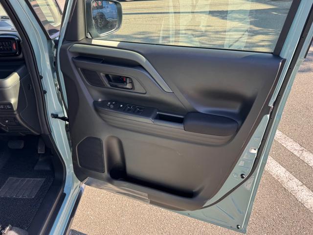 スペーシアギア ハイブリッドXZ ハイブリッドXZ(4名)ワンオーナー 買取車 全方位モニター付きメモリーナビゲーション ツートンルーフ メーカー保証 ヘッドアップディスプレイ スマートキー2個(16枚目)