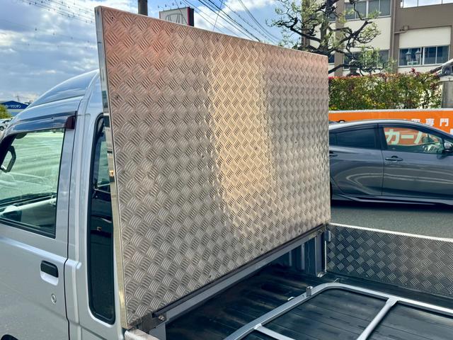 ハイゼットトラック ジャンボ 買取車 四駆 オートマ キーレス パワーウィンドウ 荷台ステンレス加工 フロアマット ドアバイザー(9枚目)