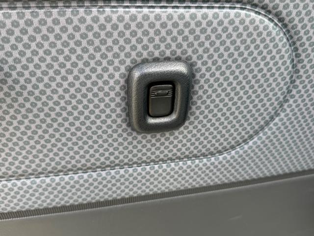 ハイゼットトラック ジャンボ 買取車 四駆 オートマ キーレス パワーウィンドウ 荷台ステンレス加工 フロアマット ドアバイザー(31枚目)
