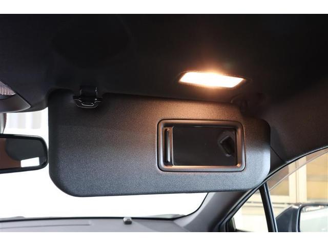 ちょっとした身だしなみのチェックに便利なバニティミラー付サンバイザー♪