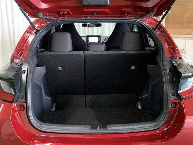 ヤリス ハイブリッドＸ　メモリーナビ　ＤＶＤ再生　ミュージックプレイヤー接続可　バックカメラ　衝突被害軽減システム　ＥＴＣ　ドラレコ　ＬＥＤヘッドランプ　ワンオーナー　記録簿（16枚目）