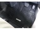 フロアマット標準装備。車内を清潔に保ちます。