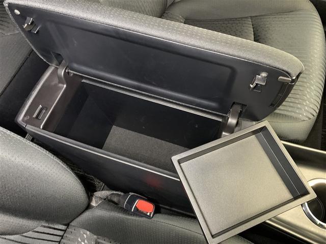 プリウス Sセーフティプラス フルセグ メモリーナビ DVD再生 ミュージックプレイヤー接続可 バックカメラ 衝突被害軽減システム ETC ドラレコ LEDヘッドランプ ワンオーナー 記録簿(32枚目)