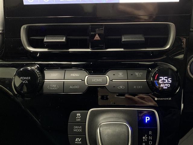 アクア Ｚ　フルセグ　メモリーナビ　ミュージックプレイヤー接続可　バックカメラ　衝突被害軽減システム　ＥＴＣ　ドラレコ　ＬＥＤヘッドランプ　ワンオーナー　記録簿（12枚目）