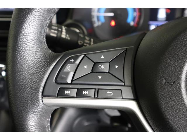 ハンドル操作でオーディオ等がコントロール出来ますので、利便性だけでなく事故防止にも繋がります。