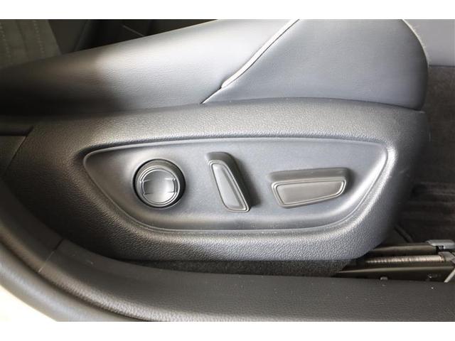 パワーシート搭載。微妙な調整が手軽にでき、最適なポジションで運転することが可能です。