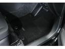 フロアマット標準装備。車内を清潔に保ちます。