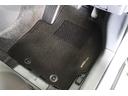 フロアマット標準装備。車内を清潔に保ちます。