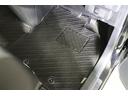 フロアマット標準装備。車内を清潔に保ちます。