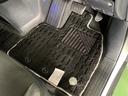 フロアマット標準装備。車内を清潔に保ちます。