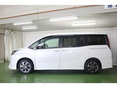 狭い駐車場でもパワーススライドドアなら安心です♪隣のお車にドアを当ててしまうことを防げます♪ 5