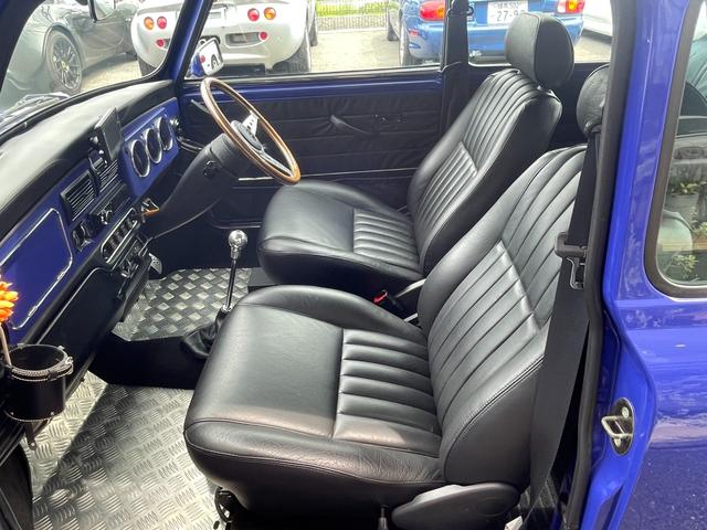 MINI ポールスミス 4MT車 走行1.2万キロ ポールスミス考案ポールスミス・ブルー・1500台限定車・エアコン・BLUETOOTH対応CDオーディオ・ETC・ナビTV・専用エンブレム・専用インテリア(10枚目)