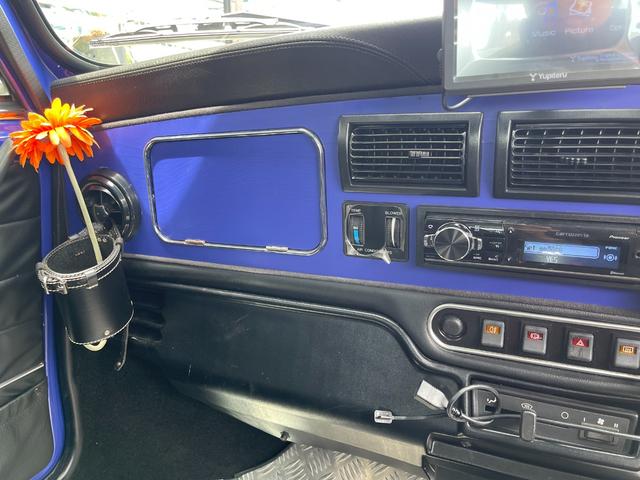 MINI ポールスミス 4MT車 走行1.2万キロ ポールスミス考案ポールスミス・ブルー・1500台限定車・エアコン・BLUETOOTH対応CDオーディオ・ETC・ナビTV・専用エンブレム・専用インテリア(16枚目)