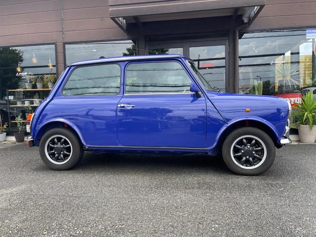 MINI ポールスミス 4MT車 走行1.2万キロ ポールスミス考案ポールスミス・ブルー・1500台限定車・エアコン・BLUETOOTH対応CDオーディオ・ETC・ナビTV・専用エンブレム・専用インテリア(19枚目)