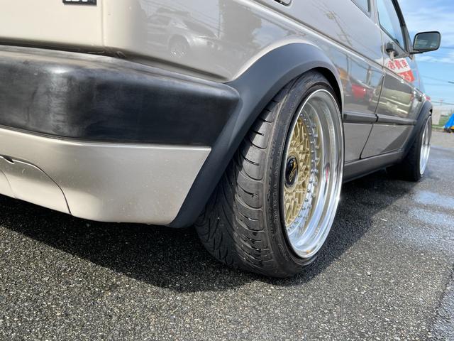 ゴルフ ＧＴＩ　１６Ｖ　ＢＢＳ１６インチリバレルアルミ・ＫＷ車高調・ＣＯＸマフラー・ＳＳダウンパイプ・ＥＸマニ・レカロアルカンターラ張替・ＲＥＮＯＷＮステアリング・ＣＤオーディオ・ＥＴＣ・プロテクションフィルム・ディーラー車（33枚目）