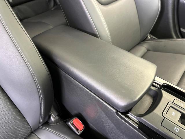 プリウス Ｚ　パノラマルーフ　純正１２型ディスプレイ　全周囲カメラ　ＢＳＭ　デジタルミラー　衝突被害軽減システム　１００Ｖ電源　レーダークルーズ　禁煙車　電動リアゲート　前席シートエアコン　パワーシート　ドラレコ（50枚目）