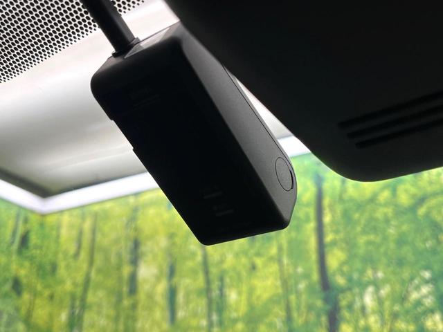 アクア Ｇ　純正ディスプレイ　ナビキット　レーダークルーズ　衝突軽減　Ｂｌｕｅｔｏｏｔｈ　ＥＴＣ　ドラレコ　クリアランスソナー　オートハイビーム　スマートキー　オートエアコン　車線逸脱警報　革巻きステアリング（43枚目）