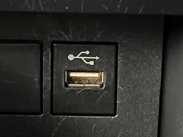 アクア Ｇ　純正ディスプレイ　ナビキット　レーダークルーズ　衝突軽減　Ｂｌｕｅｔｏｏｔｈ　ＥＴＣ　ドラレコ　クリアランスソナー　オートハイビーム　スマートキー　オートエアコン　車線逸脱警報　革巻きステアリング（49枚目）