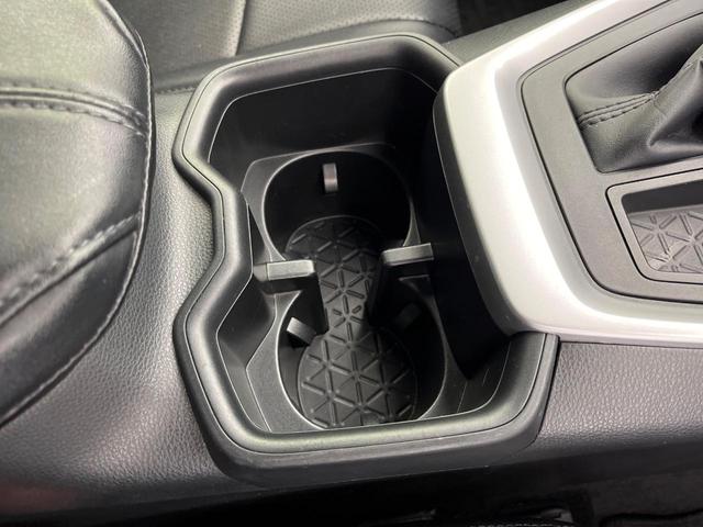 ＲＡＶ４ Ｘ　８型ディスプレイオーディオ　レーダークルーズ　衝突軽減　Ｂｌｕｅｔｏｏｔｈ　ＥＴＣ　バックカメラ　クリアランスソナー　ＬＥＤヘッドライト　オートハイビーム　車線逸脱警報　革巻きステアリング（48枚目）