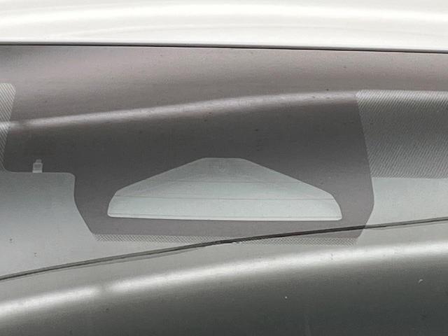 プリウス Ｚ　純正１２．３インチナビ　禁煙車　セーフティセンス　レーダークルーズコントロール　パノラミックビューモニター　ＥＴＣ２．０　ドラレコ　シートベンチレーション　ブラインドスポットモニター　ハンドルヒーター（4枚目）