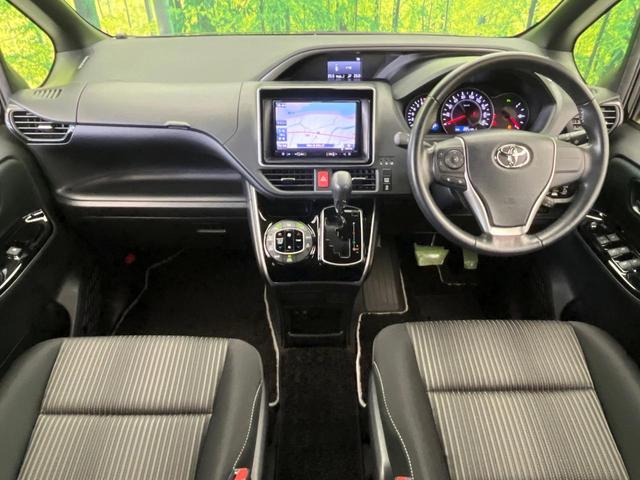 ヴォクシー ZS 煌II 後期 8型SDナビ フリップダウン 両側電動ドア バックカメラ セーフティセンス 禁煙車 ドラレコ コーナーセンサー スマートキー LEDヘッド ビルトインETC クルコン オートハイビーム(3枚目)