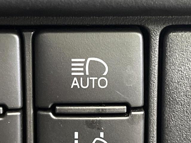 ヴォクシー ZS 煌II 後期 8型SDナビ フリップダウン 両側電動ドア バックカメラ セーフティセンス 禁煙車 ドラレコ コーナーセンサー スマートキー LEDヘッド ビルトインETC クルコン オートハイビーム(69枚目)