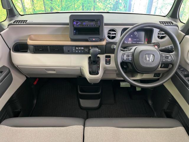 N-BOX ベースグレード 衝突軽減 禁煙車 アダプティブクルーズ 電動スライドドア クリアランスソナー 電動パーキング LEDヘッドライト オートハイビーム スマートキー オートエアコン 踏み間違い防止 車線逸脱警報(3枚目)