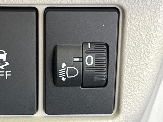 N-BOX ベースグレード 衝突軽減 禁煙車 アダプティブクルーズ 電動スライドドア クリアランスソナー 電動パーキング LEDヘッドライト オートハイビーム スマートキー オートエアコン 踏み間違い防止 車線逸脱警報(53枚目)