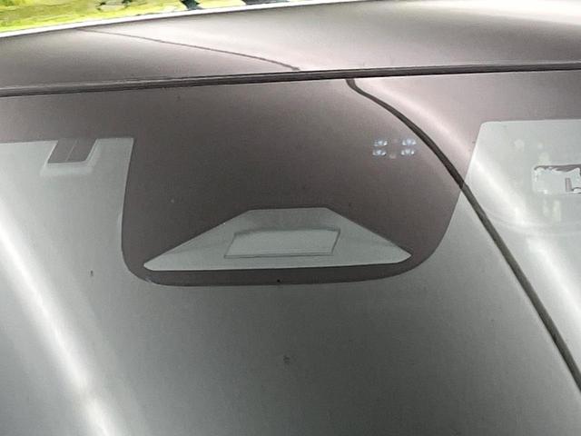 ヴェゼル ｅ：ＨＥＶ　Ｚ　９型メモリーナビ　バックカメラ　ホンダセンシング　ハンズフリーパワーバックドア　ハーフレザーシート　シートヒーター　ブラインドスポットモニター　ＥＴＣ　ドラレコ　フルセグ　スマートキー（6枚目）