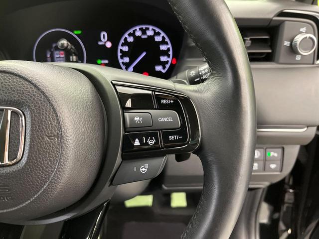 ヴェゼル ｅ：ＨＥＶ　Ｚ　９型メモリーナビ　バックカメラ　ホンダセンシング　ハンズフリーパワーバックドア　ハーフレザーシート　シートヒーター　ブラインドスポットモニター　ＥＴＣ　ドラレコ　フルセグ　スマートキー（8枚目）