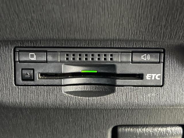 プリウス S 禁煙車 純正ナビ バックカメラ ETC Bluetooth フルセグ HIDヘッドライト スマートキー オートエアコン オートライト フォグライト 盗難防止装置 プライバシーガラス(6枚目)