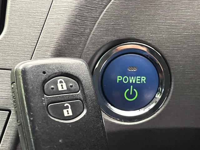 プリウス S 禁煙車 純正ナビ バックカメラ ETC Bluetooth フルセグ HIDヘッドライト スマートキー オートエアコン オートライト フォグライト 盗難防止装置 プライバシーガラス(7枚目)